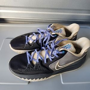Nike kyrie low 4 size 15 new no  box never worn